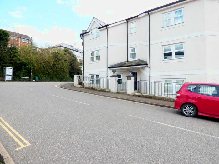 2 Bedroom Flat To Rent In Coombe Park Road, Teignmouth, TQ14