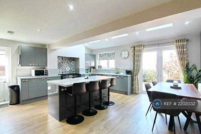 3 Bedroom Semi-Detached House To Rent In Chapel Road, Swinton, M27