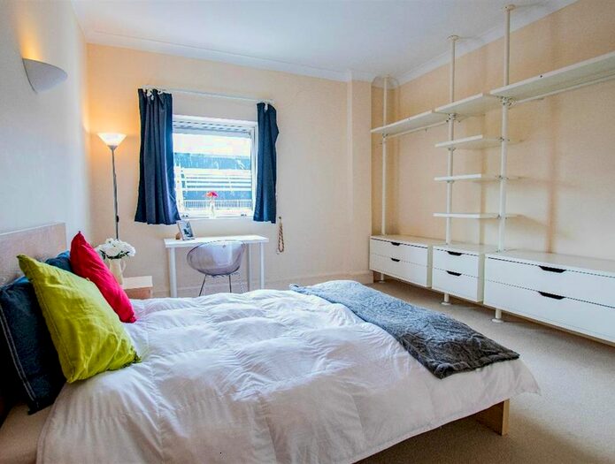 4 Bedroom Flat To Rent In 3 Lawn House Close, London E14