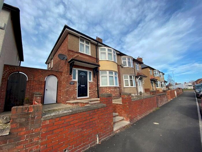 3 Bedroom Semi-Detached House To Rent In Longfield Road, Darlington, DL3