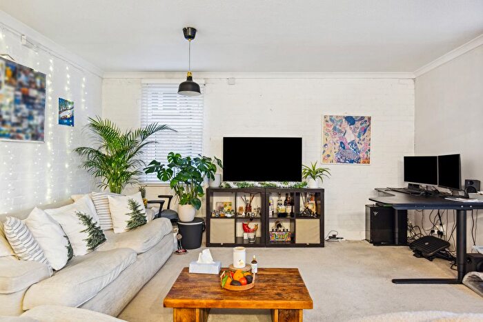 2 Bedroom Flat To Rent In St. Andrews Court, Bolton Road, W4