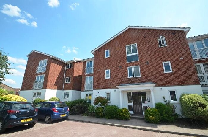 1 Bedroom Flat To Rent In Aylsham Drive, Ickenham, UB10