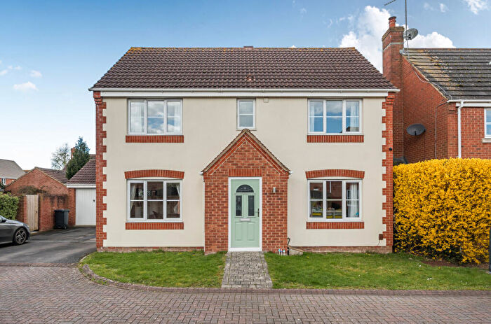 4 Bedroom Detached House For Sale In Hatch Road, Upper Stratton, Swindon, SN3