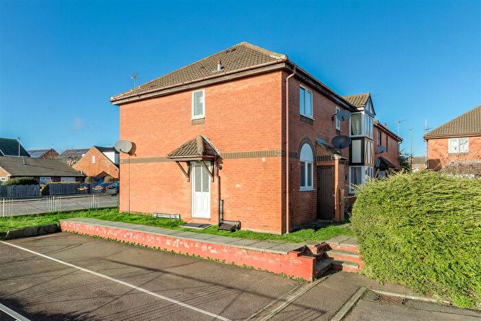 2 Bedroom End Terrace House For Sale In Britannia Gardens, Wellingborough, NN8