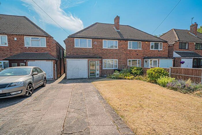 3 Bedroom Detached House For Sale In Old Lode Lane, Solihull, B92