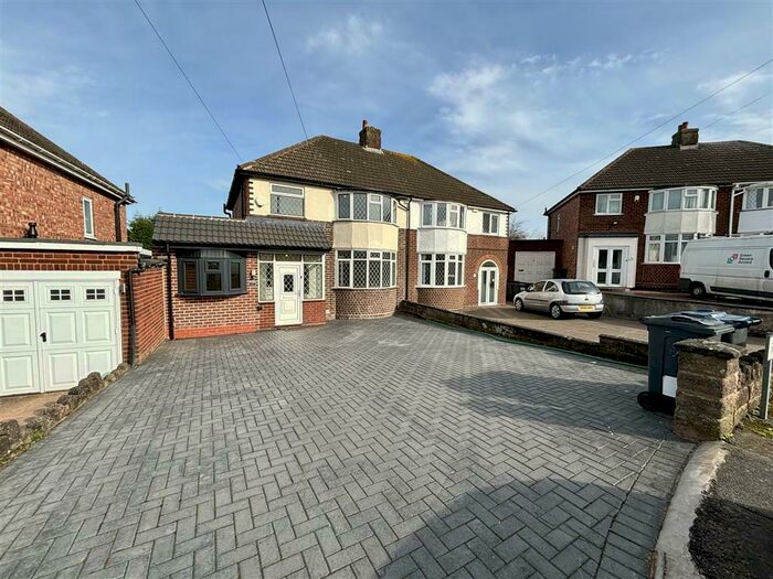 3 Bedroom House To Rent In Lindens Drive, Sutton Coldfield, B74