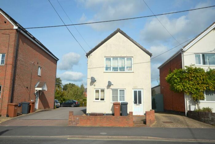 1 Bedroom Flat To Rent In Weyhill Road, Andover, Hampshire, SP10