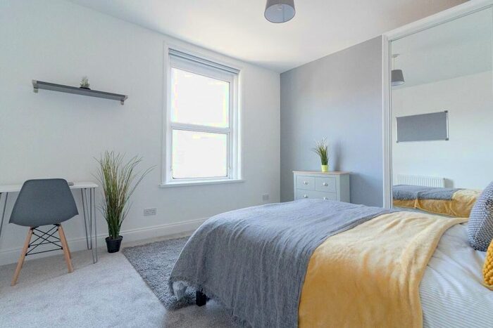 5 Bedroom Property To Rent In Orchard Road, Southsea PO4