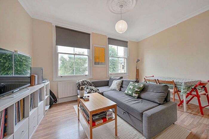2 Bedroom Flat To Rent In Dalling Road, Hammersmith, London, W6