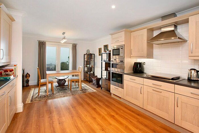 2 Bedroom Flat For Sale In Manor Road, Bishopsteignton, TQ14