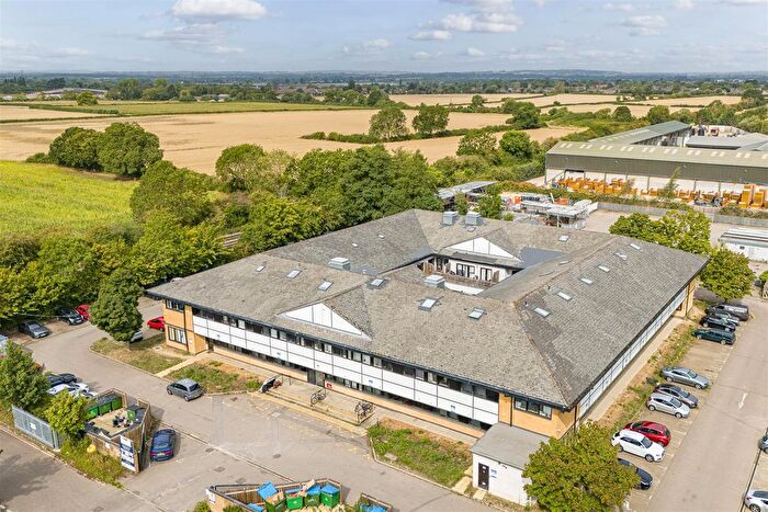 1 Bedroom Flat To Rent In Quilters Way, Stoke Mandeville, Aylesbury, HP22