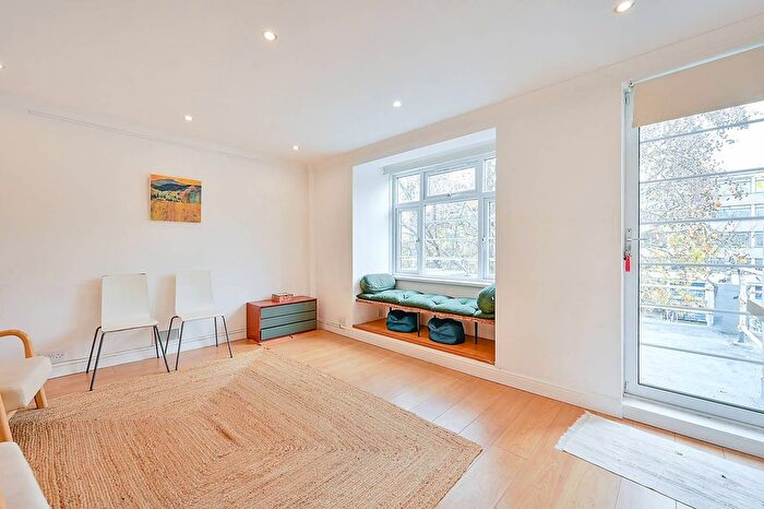 2 Bedroom Flat To Rent In Uxbridge Road, Ealing Broadway, London, W5