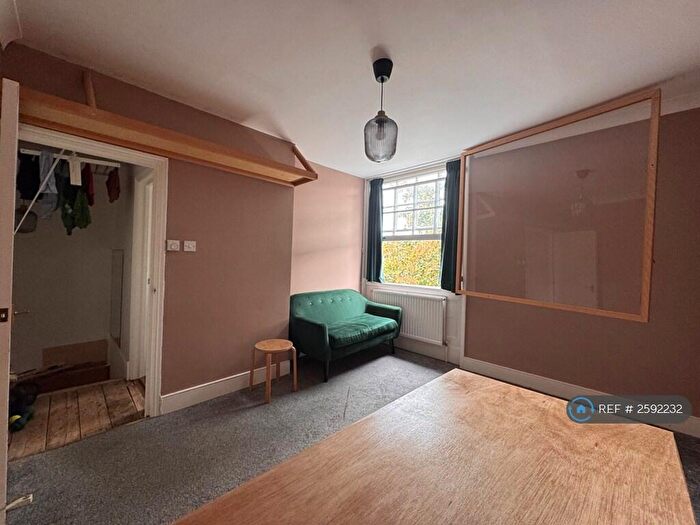 1 Bedroom Flat To Rent In Queens Road, London, SE15
