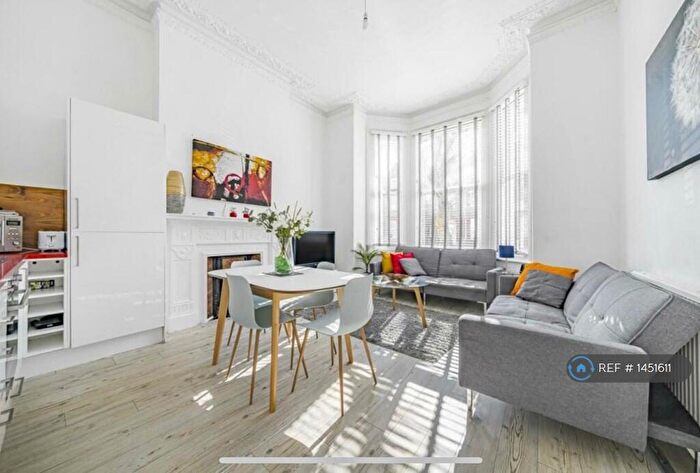 3 Bedroom Flat To Rent In London, London, NW6