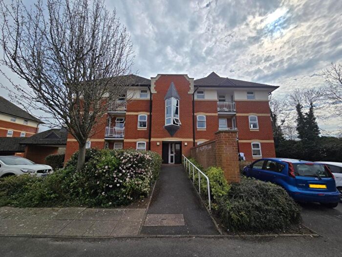 2 Bedroom Flat To Rent In Jackman Close, Abingdon, OX14