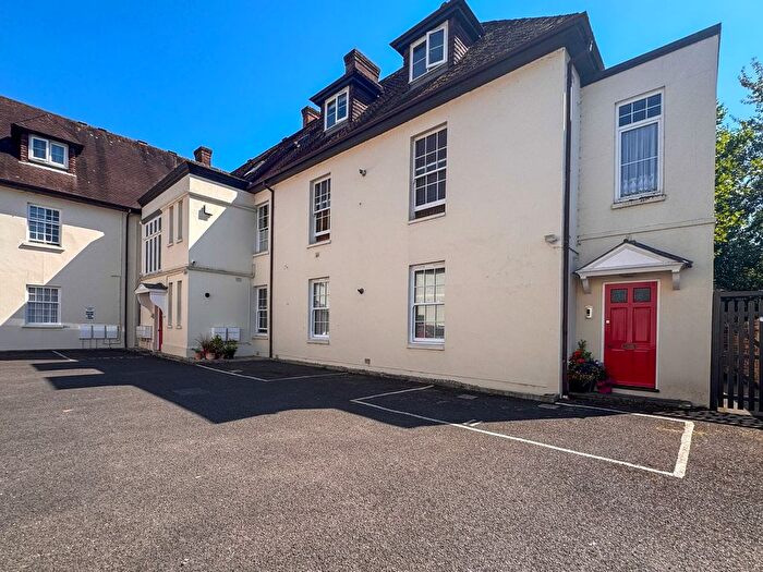 1 Bedroom Flat For Sale In Mill Lane, Wimborne, BH21