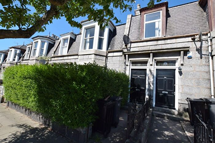 3 Bedroom Flat To Rent In Bedford Place, City Centre, Aberdeen, AB24