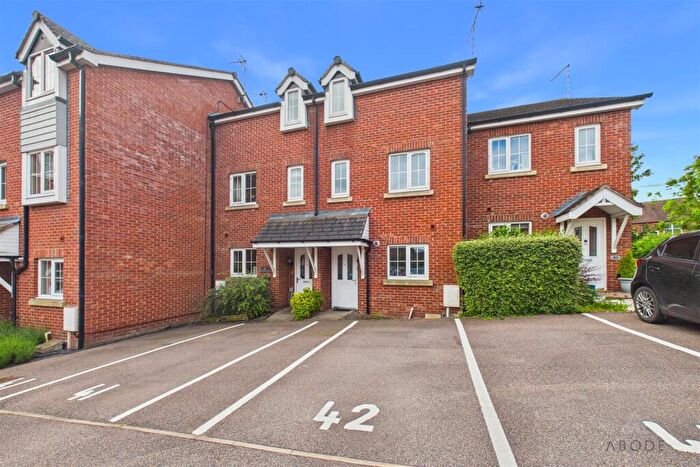 4 Bedroom Town House For Sale In Chamberlain Close, Uttoxeter, Staffordshire, ST14