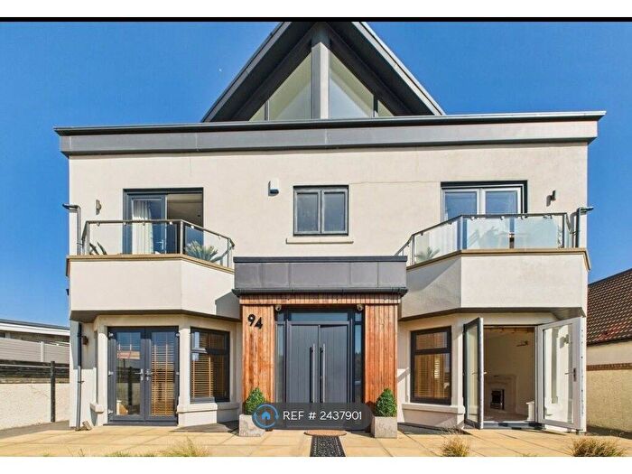 2 Bedroom Flat To Rent In North Promenade, Lytham St. Annes, FY8