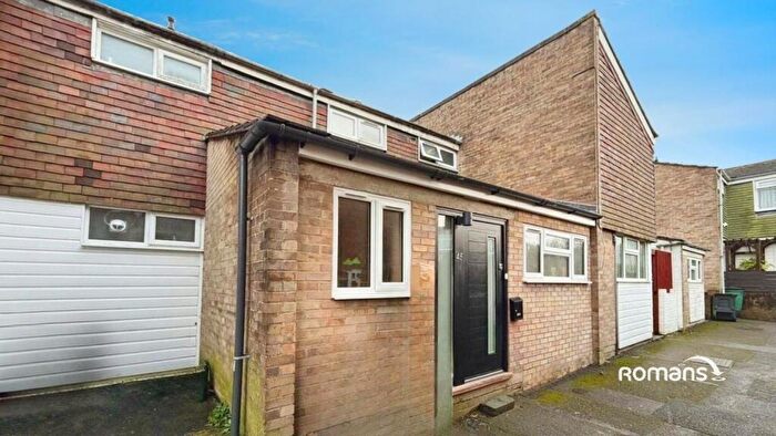 4 Bedroom Terraced House For Sale In Gregory Close, Basingstoke, Hampshire, RG21