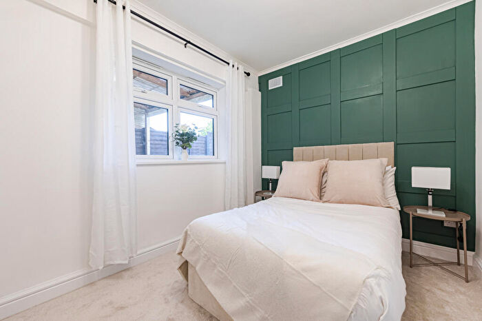 2 Bedroom Flat For Sale In Davidson Road, Croydon, CR0