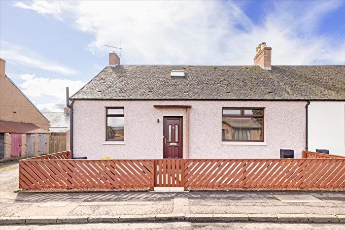 4 Bedroom End Of Terrace House For Sale In South Village, Pumpherston, EH53