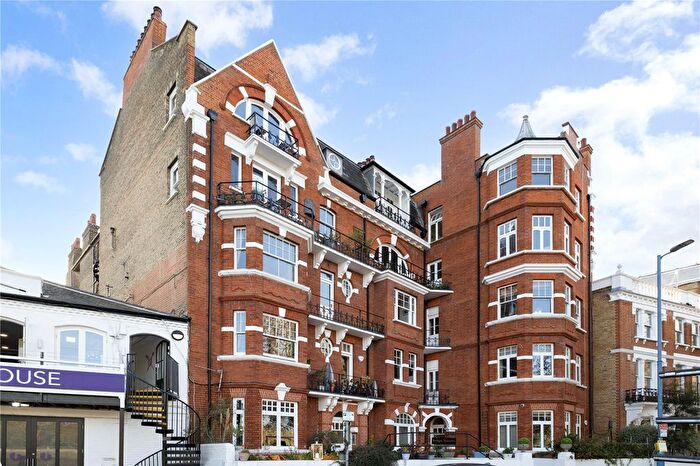 3 Bedroom Flat For Sale In Embankment, Putney, London, SW15
