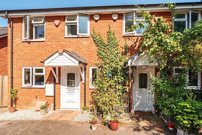 3 Bedroom Semi-Detached House For Sale In Kent Road, Reading, Berkshire, RG30