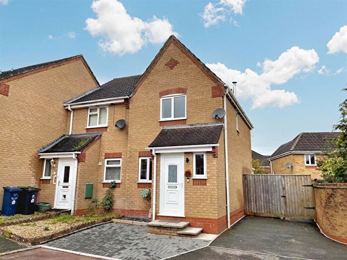 2 Bedroom House For Sale In Horsefields, Gillingham, SP8