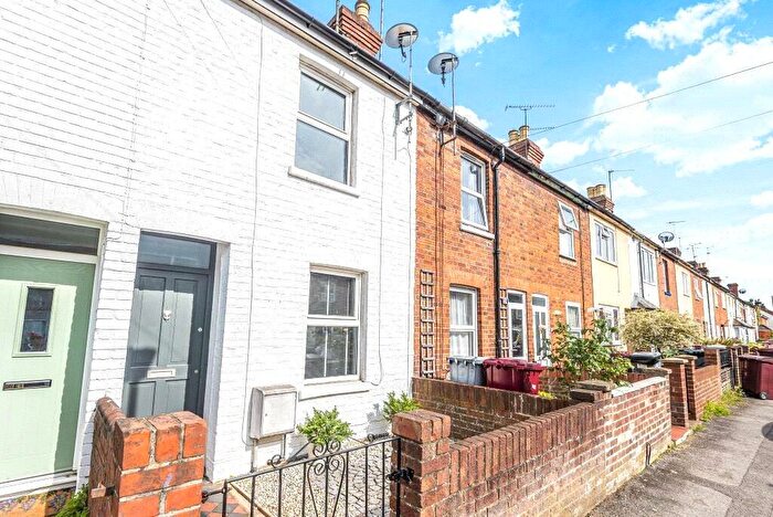 3 Bedroom Terraced House For Sale In Elm Park Road, Reading, RG30