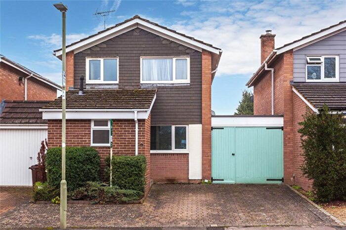 3 Bedroom Link Detached House For Sale In Elizabeth Road, Henley-on-Thames, Oxfordshire, RG9