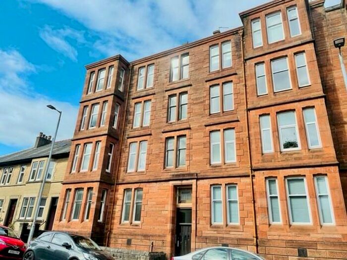 3 Bedroom Flat To Rent In Union Street Greenock, PA16