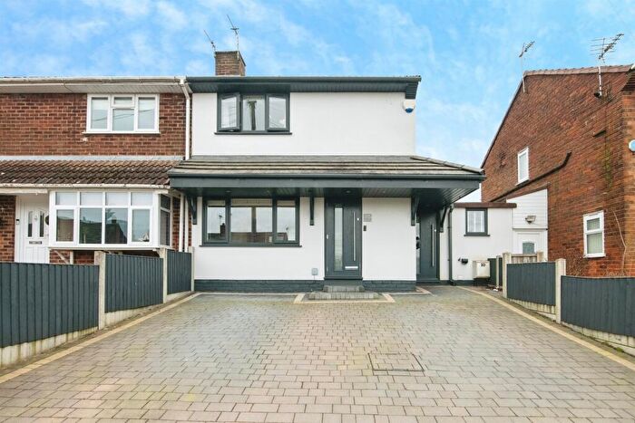 2 Bedroom Semi Detached House For Sale In Worcester Road, Oldbury, B68