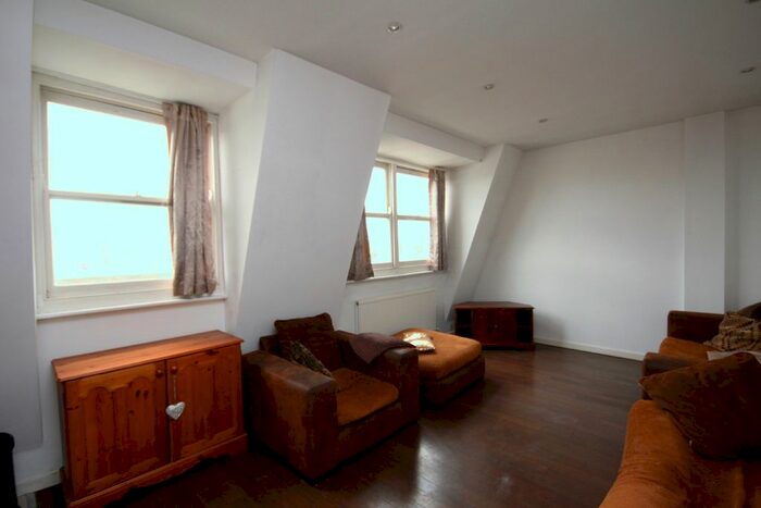 2 Bedroom Flat To Rent In Treadway Street, London, Shoreditch, E2