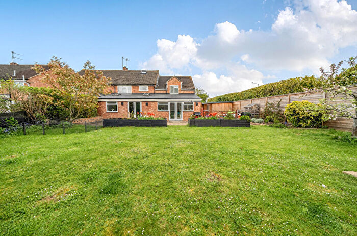 4 Bedroom Semi Detached House For Sale In Elmbury Drive, Tewkesbury, Gloucestershire, GL20