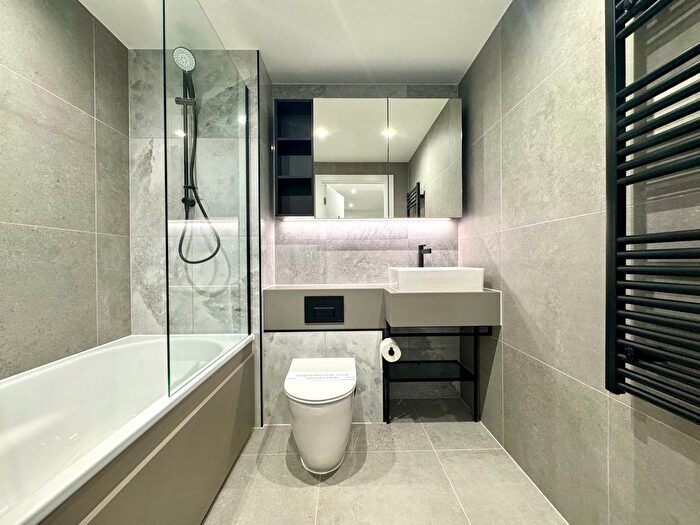 1 Bedroom Flat To Rent In Damsel Grove, London, N4