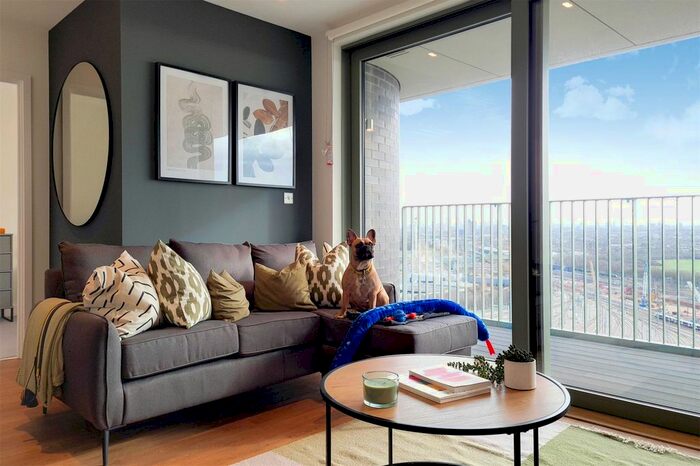 2 Bedroom Flat To Rent In Green Street, London, NW10