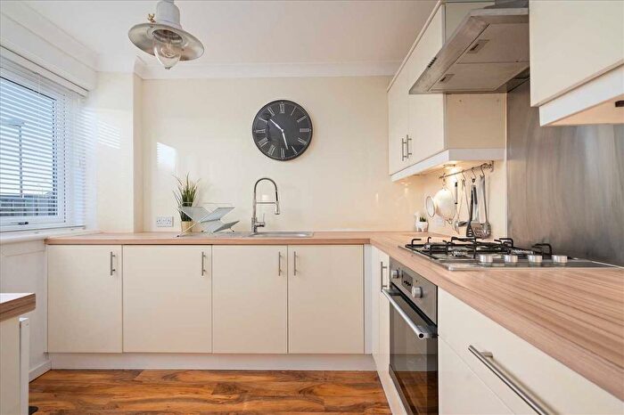 3 Bedroom End Of Terrace House For Sale In Honeyman Court, Armadale, Bathgate, EH48