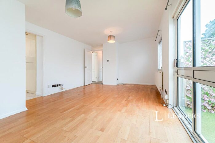 2 Bedroom Flat To Rent In Grenville Court, Ham View, CR0