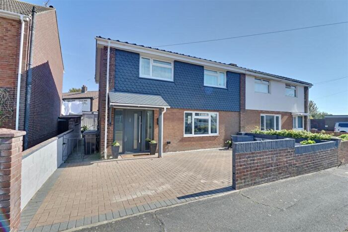 4 Bedroom House For Sale In Waterlock Gardens, Southsea, PO4