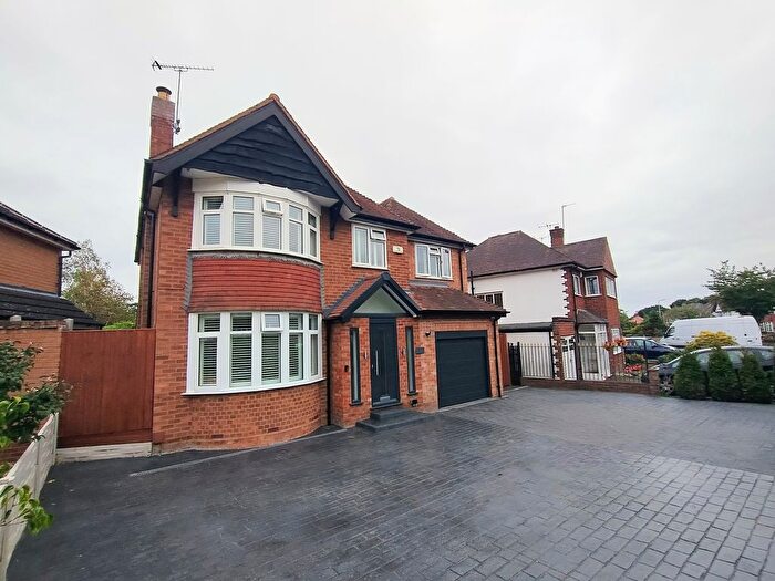 4 Bedroom Detached House To Rent In Highlands Road, Finchfield, Wolverhampton, WV3