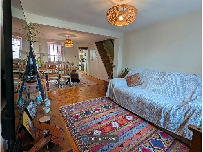 2 Bedroom Terraced House To Rent In Southover Street, Brighton, BN2