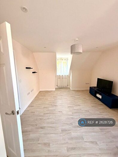 1 Bedroom Flat To Rent In Ducketts Mead, Reading, RG2