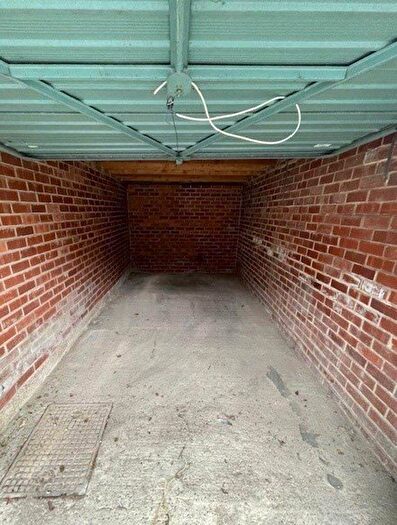 Garage / Parking To Rent In Garage, Rear Victoria Terrace, Leeds, LS3