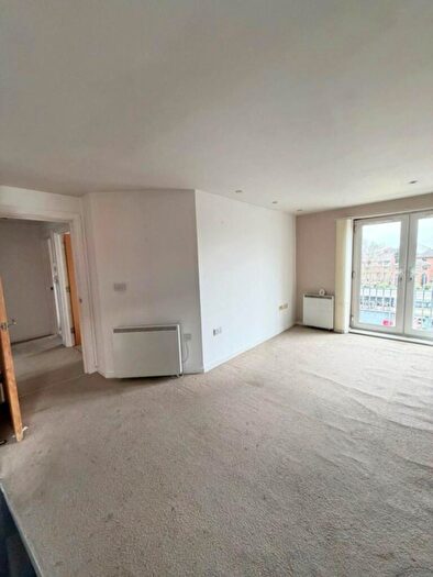 2 Bedroom Apartment For Sale In Elmira Way, Salford, M5