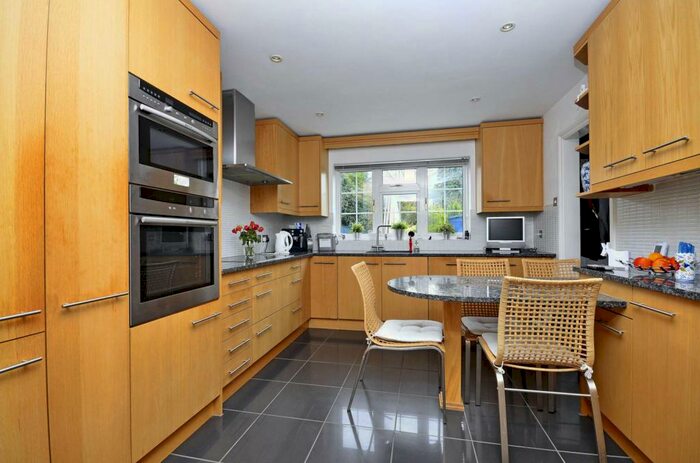 4 Bedroom House To Rent In Bridge Road, Chertsey, KT16