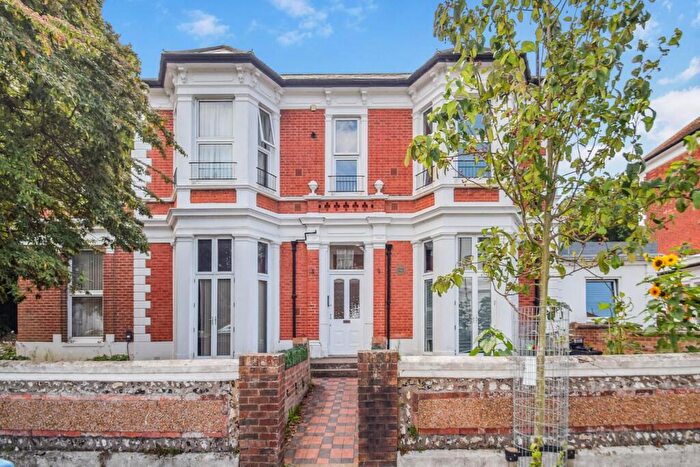 2 Bedroom Flat For Sale In College Road, Eastbourne, BN21