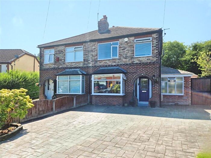 3 Bedroom Semi Detached House For Sale In St. Georges Crescent, Worsley, Manchester, Greater Manchester, M28