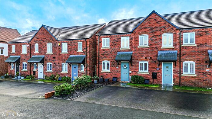 2 Bedroom End Of Terrace House For Sale In Meadow Way, Tamworth, Staffordshire, B79