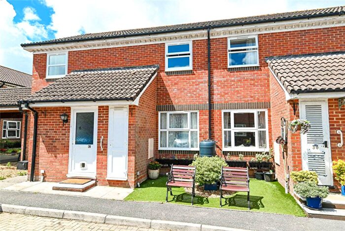 2 Bedroom Flat For Sale In Floriston Gardens, Ashley, New Milton, Hampshire, BH25